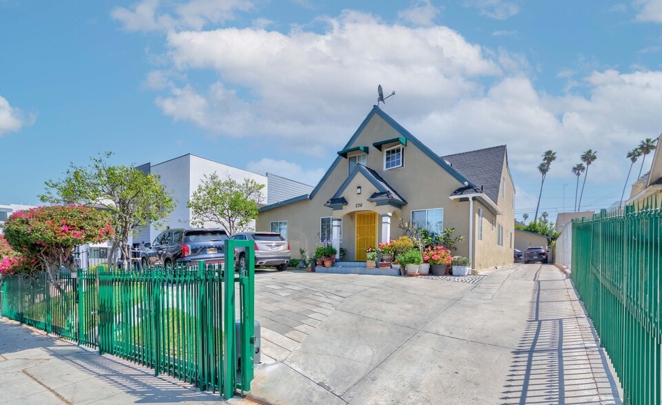236 N Catalina St, Los Angeles, CA for sale - Primary Photo - Image 1 of 20