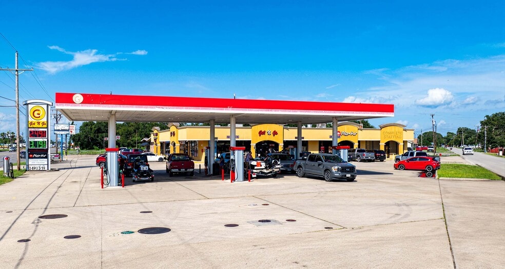 1150 Texas Ave, Bridge City, TX for sale - Primary Photo - Image 1 of 2