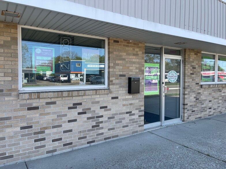 3060 Madison Ave SE, Grand Rapids, MI for lease - Building Photo - Image 3 of 25