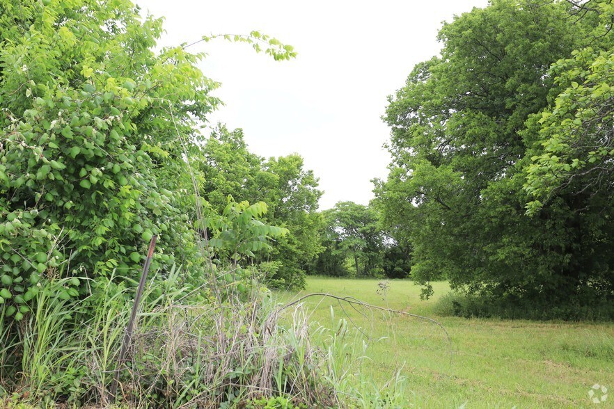 E Parkerville Rd, Cedar Hill, TX 75104