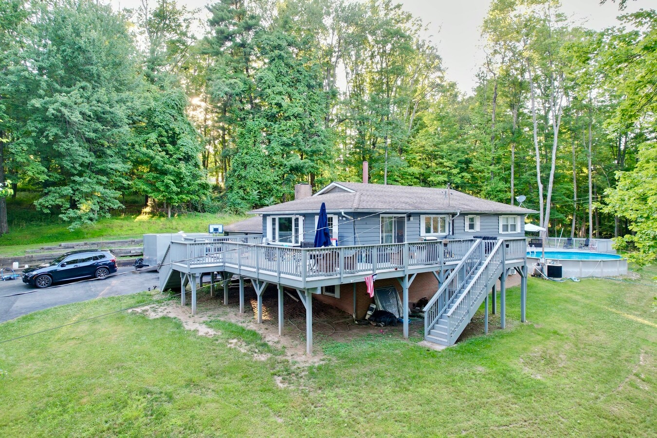 10 Knollwood Dr, Ellenville, NY 12428