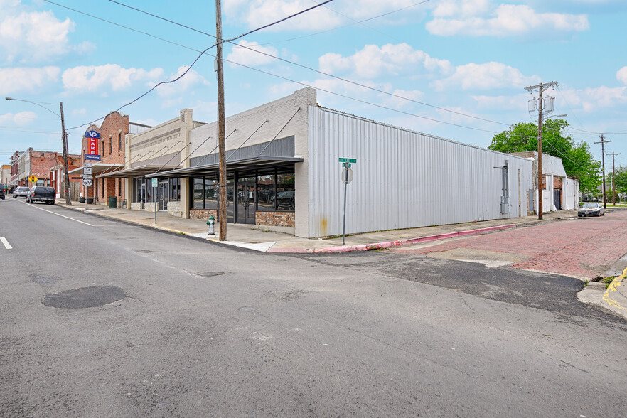 2302-2304 Lee St, Greenville, TX for lease - Building Photo - Image 3 of 3