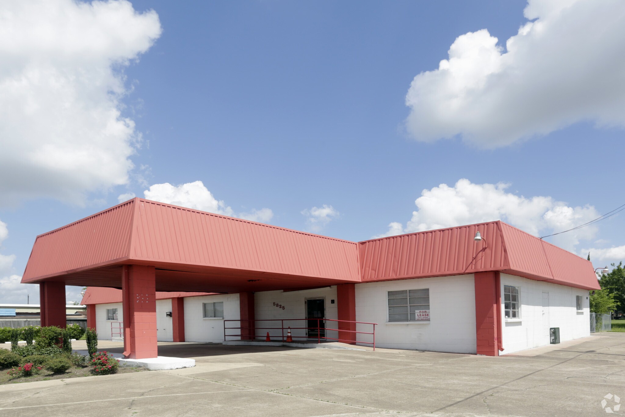 5825 Spencer Hwy, Pasadena, TX for sale Primary Photo- Image 1 of 1