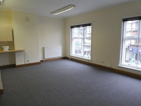 22-24 Claremont Rd, Surbiton for lease - Interior Photo - Image 3 of 4