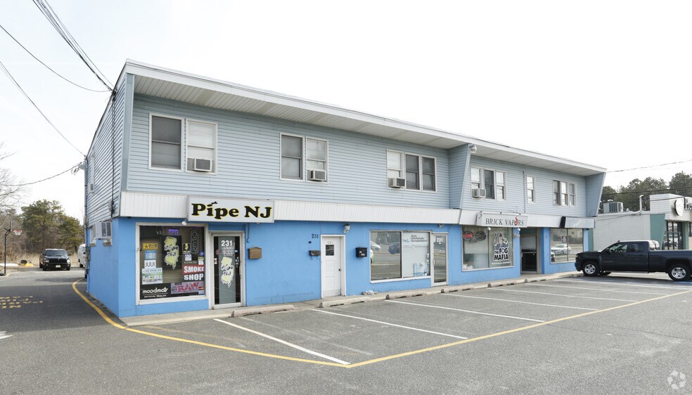 231 Chambers Bridge Rd, Brick, NJ for lease - Primary Photo - Image 2 of 8