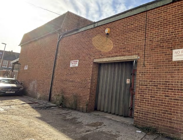 2-2A Cambridge Rd, New Malden for sale Building Photo- Image 1 of 1