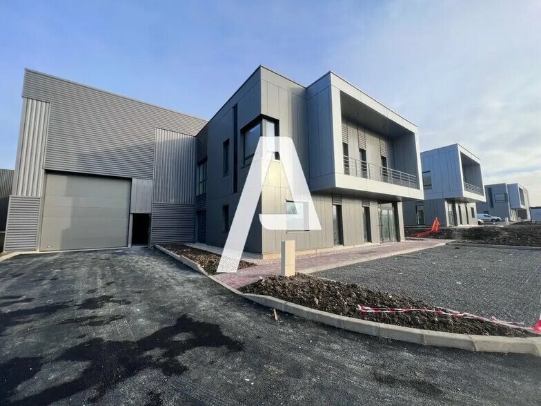 Flex in Courtry for lease - Building Photo - Image 3 of 4