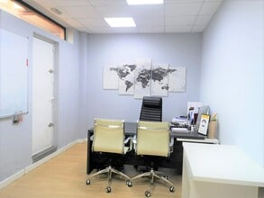 Retail in Madrid, Madrid for lease Interior Photo- Image 2 of 10