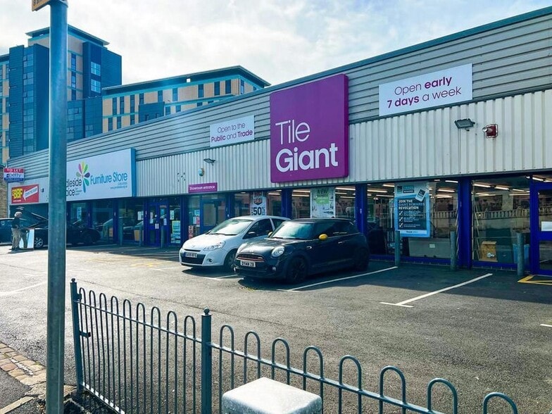 54 Church St, Burnley for lease - Building Photo - Image 3 of 6