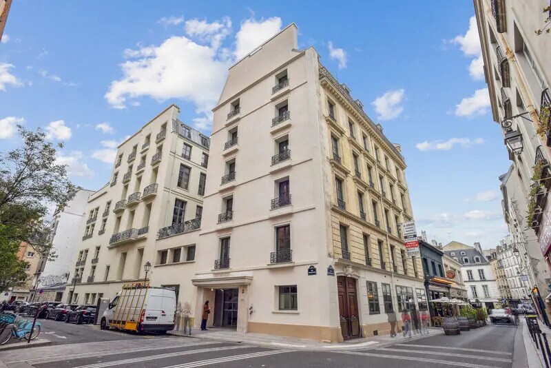 2 Rue Neuve Saint-Pierre, Paris for lease Building Photo- Image 1 of 18