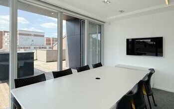 1A Woodlands Rd, Altrincham for lease Interior Photo- Image 1 of 6