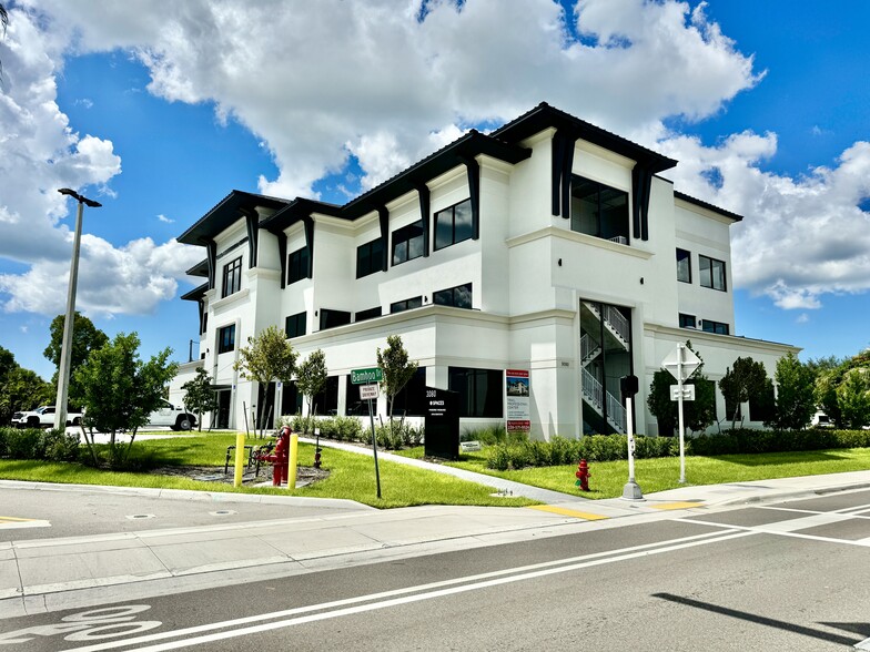 3080 Tamiami Trl E, Naples, FL for lease - Building Photo - Image 2 of 11