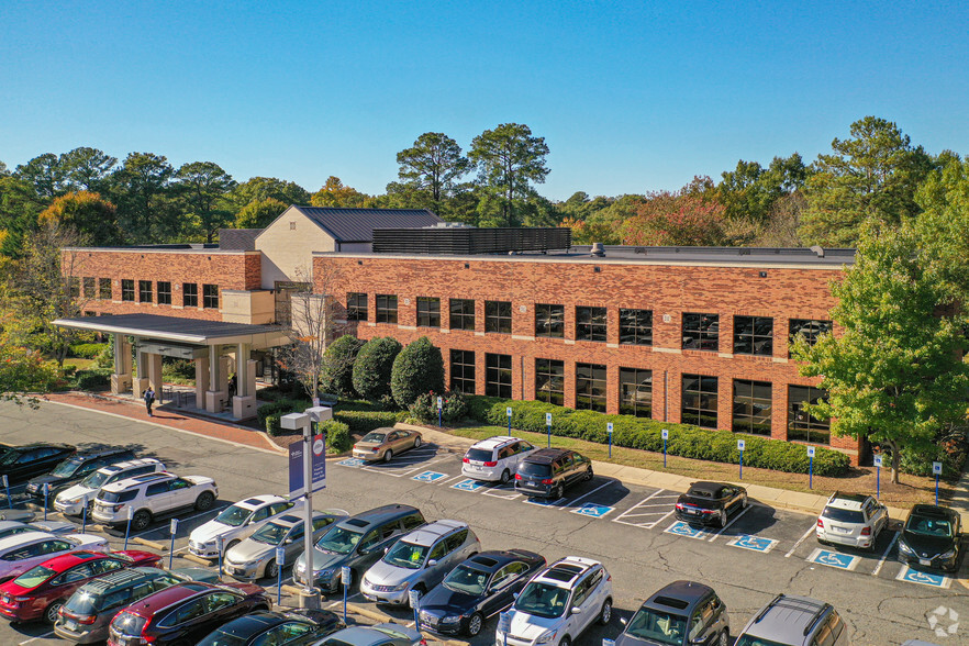 5899 Bremo Rd, Richmond, VA for lease - Building Photo - Image 1 of 5