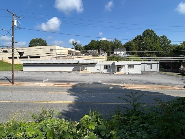 532 Harper Ave NW, Lenoir, NC for lease - Building Photo - Image 2 of 24