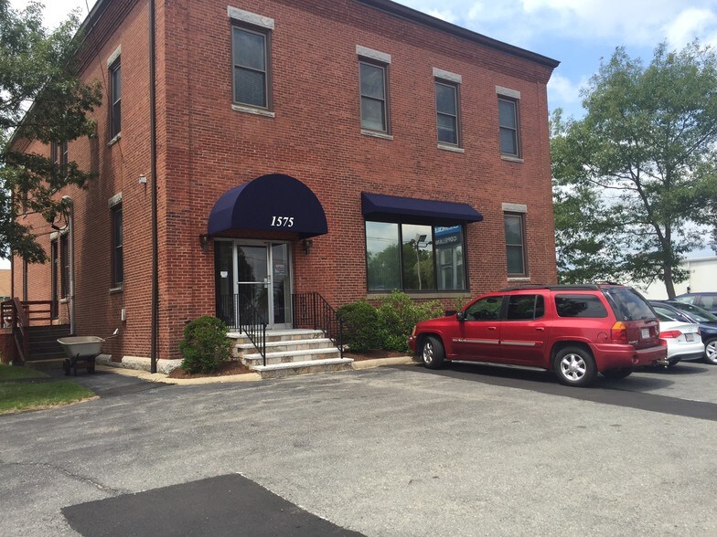 1575 Main St, Brockton, MA for sale - Building Photo - Image 1 of 1