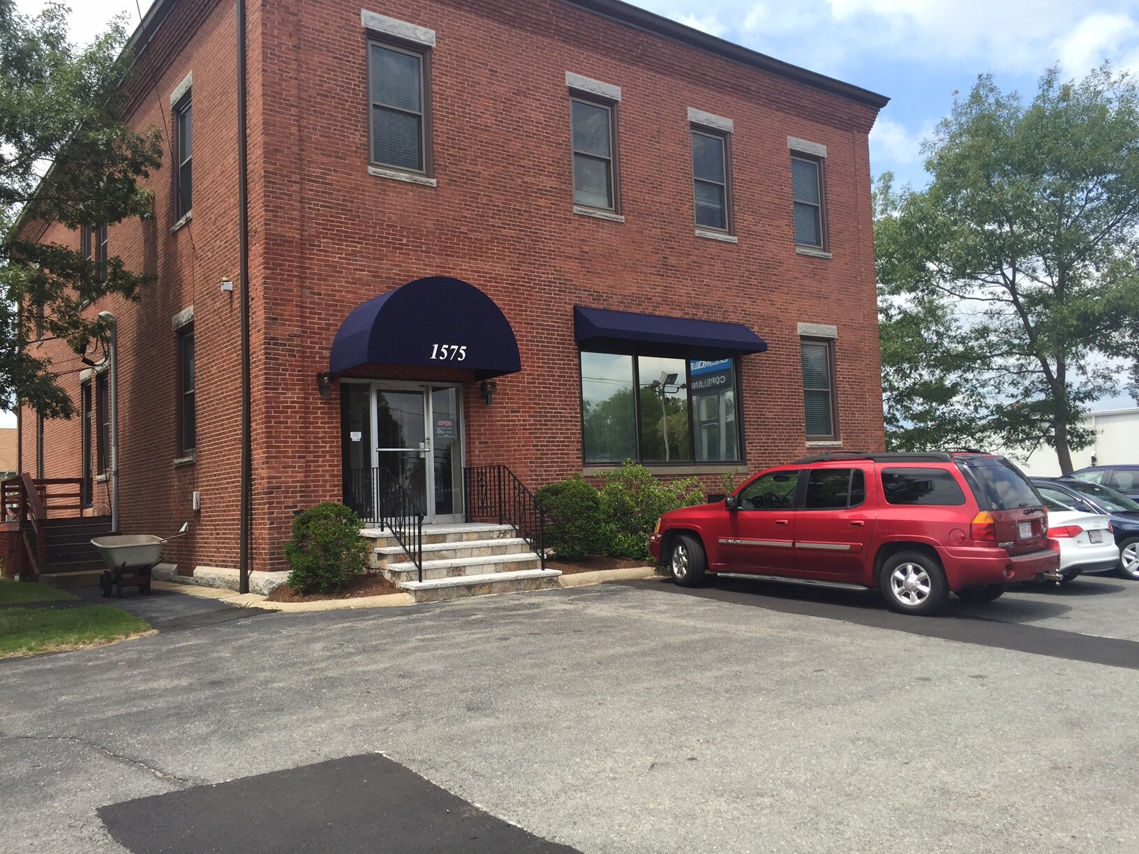 1575 Main St, Brockton, MA 02301