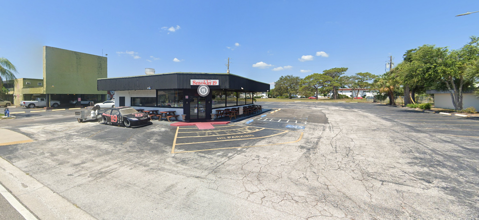 3090 34th St N, Saint Petersburg, FL for lease - Building Photo - Image 1 of 3