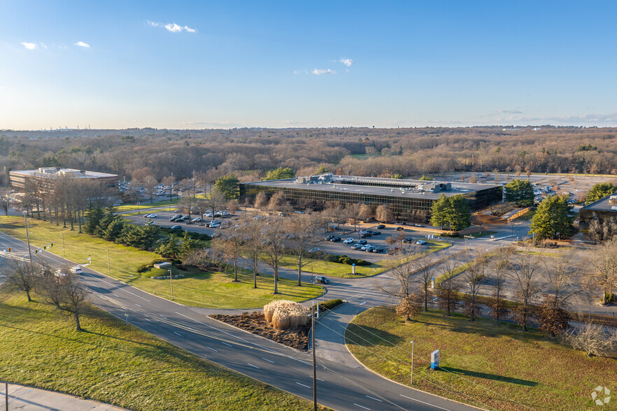 100 Jericho Quadrangle, Jericho, NY for lease - Aerial - Image 2 of 14