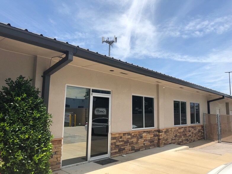 1633 Rogers Rd, Fort Worth, TX for sale - Primary Photo - Image 1 of 1