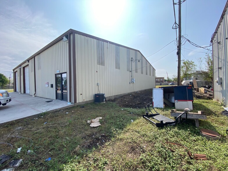 1401 Iowa St, South Houston, TX for lease - Building Photo - Image 2 of 7