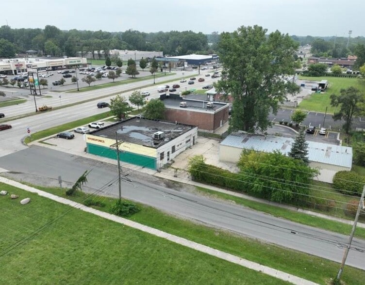 7889 Telegraph Rd, Taylor, MI for lease - Building Photo - Image 2 of 7