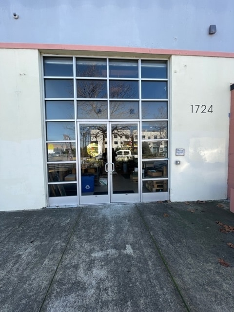 1724 Mandela Pky, Oakland, CA for lease Interior Photo- Image 1 of 4