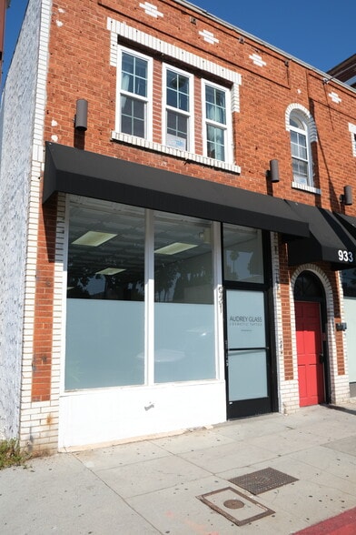 931 N Fairfax Ave, West Hollywood, CA for lease - Building Photo - Image 1 of 5