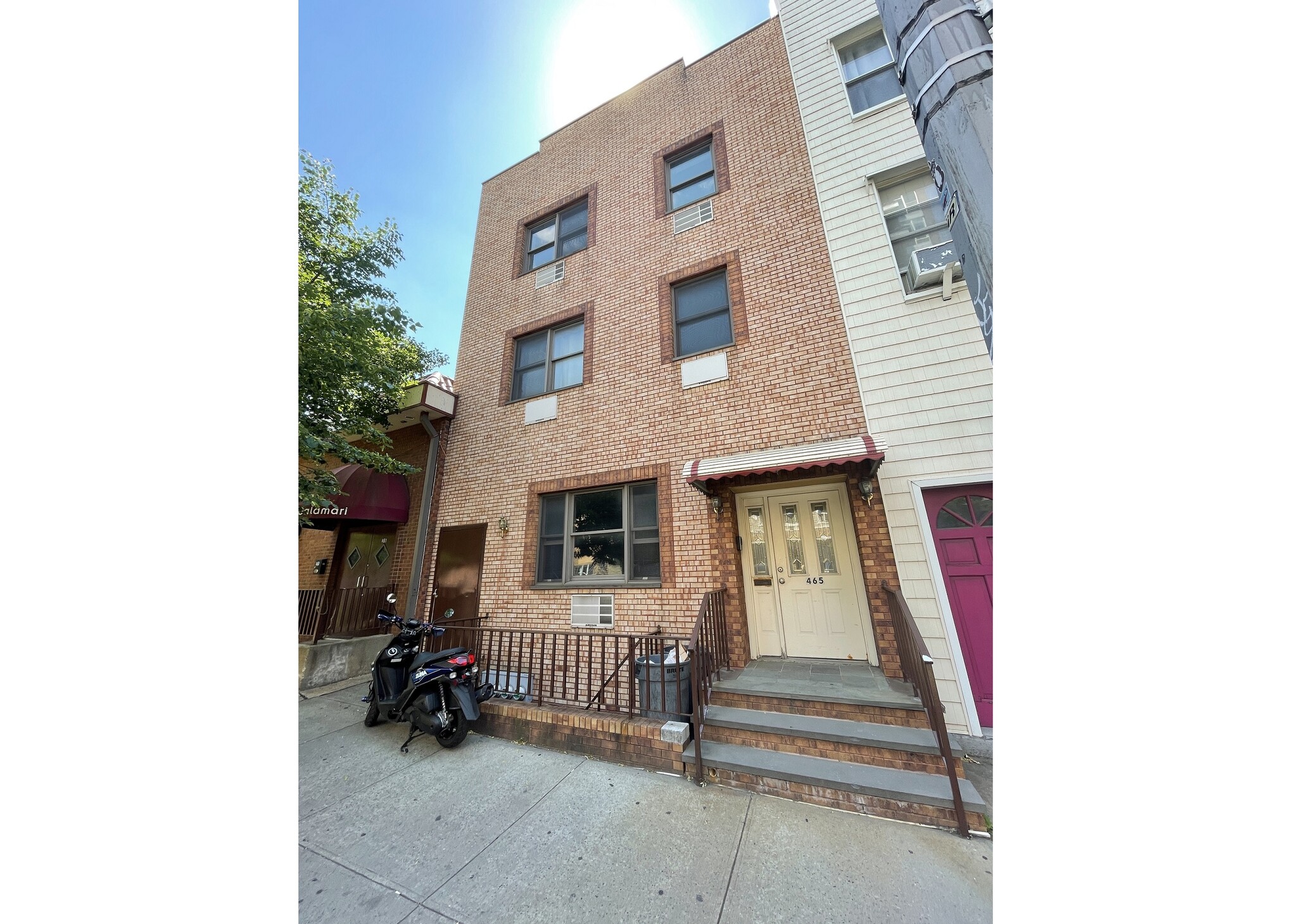 465 Humboldt St, Brooklyn, NY for sale Primary Photo- Image 1 of 2