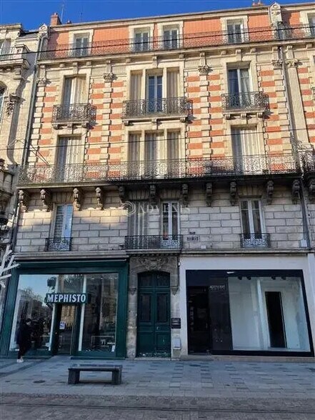 Office in Orléans for lease - Building Photo - Image 2 of 12