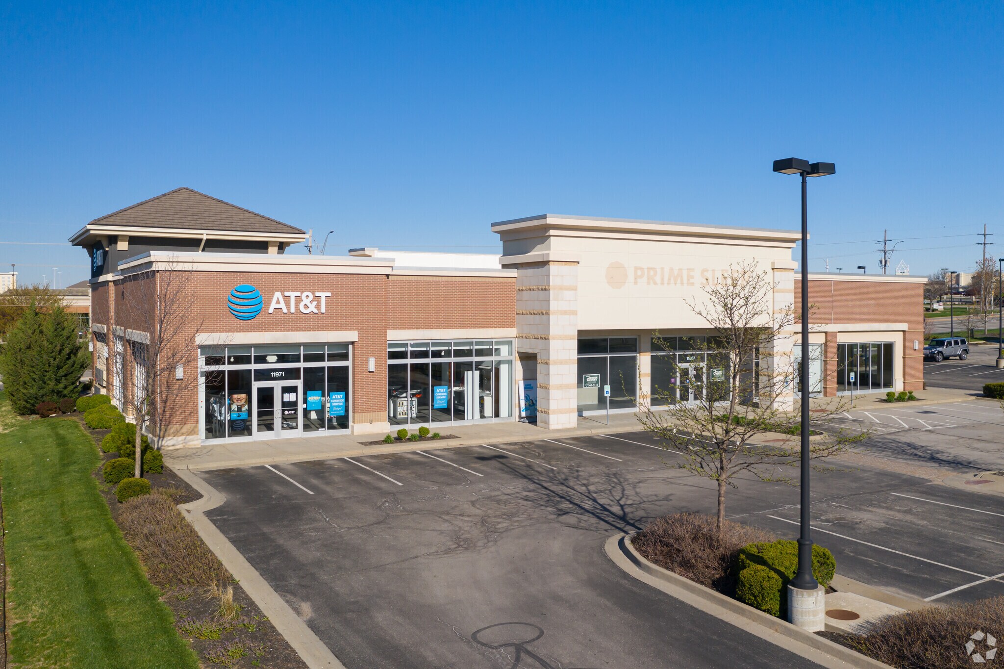 11971 S Blackbob Rd, Olathe, KS for sale Primary Photo- Image 1 of 1