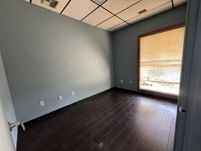 2120 Collier Ave, Fort Myers, FL for lease Interior Photo- Image 2 of 3