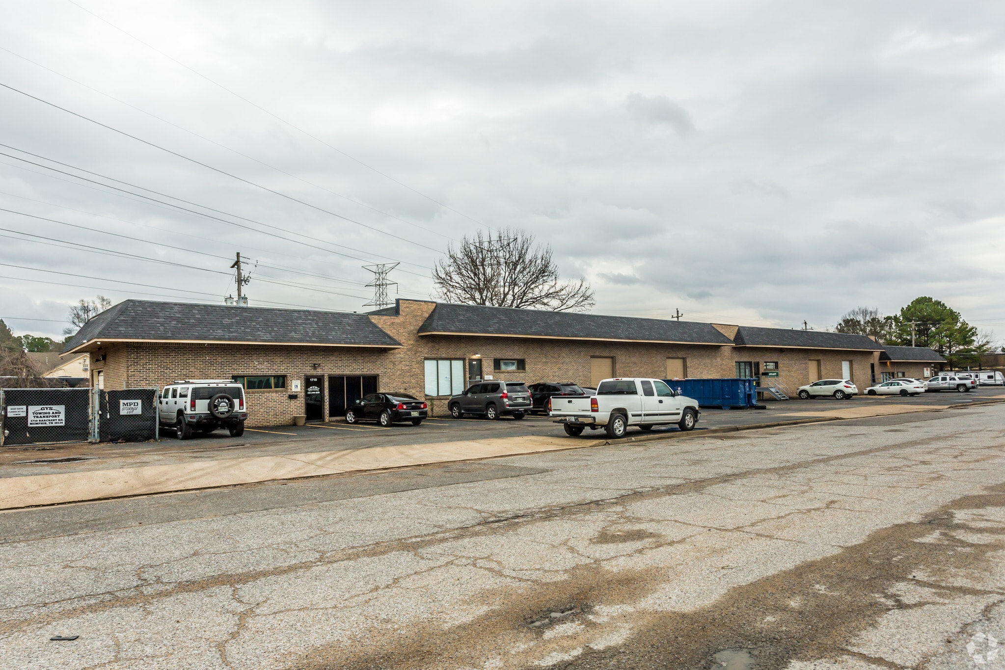 1676-1710 Barcrest Dr, Memphis, TN for lease Primary Photo- Image 1 of 7