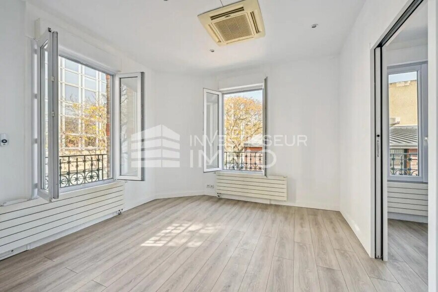 Office in Suresnes for sale - Building Photo - Image 1 of 14