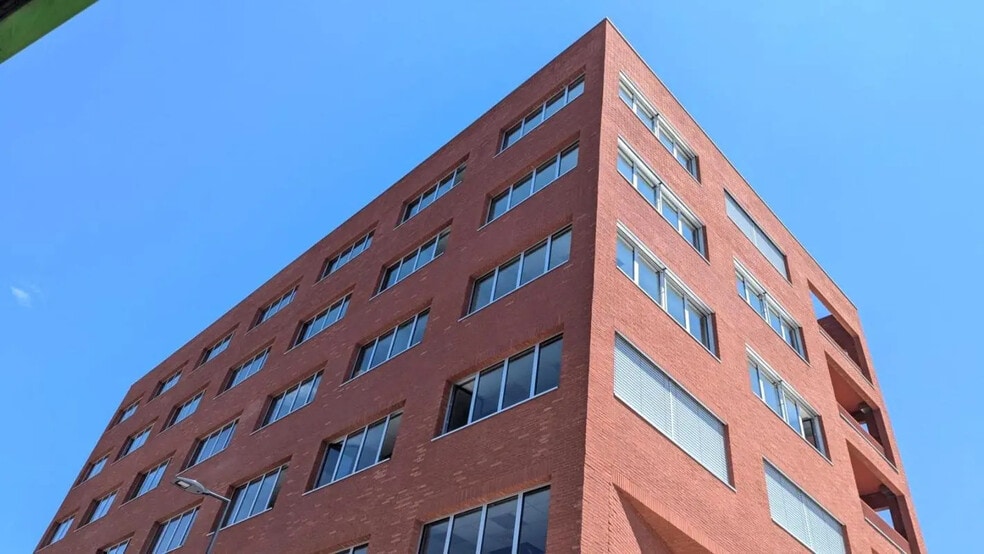 Office in Toulouse for lease - Building Photo - Image 3 of 28