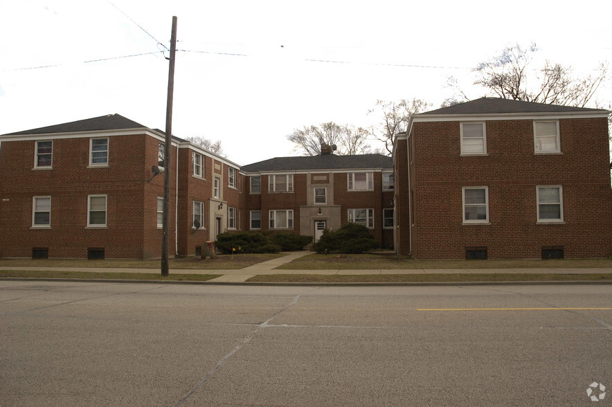 1009-1021 W Glen Flora Ave, Waukegan, IL for sale - Primary Photo - Image 1 of 1