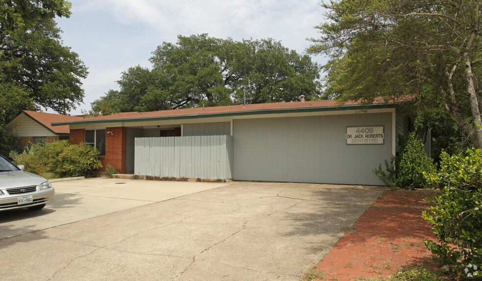 4409 Pack Saddle Pass, Austin, TX for sale - Primary Photo - Image 1 of 2