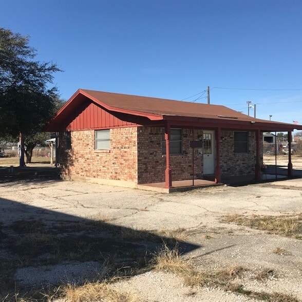 920 S Frontage Rd, Valley View, TX for sale - Building Photo - Image 1 of 1