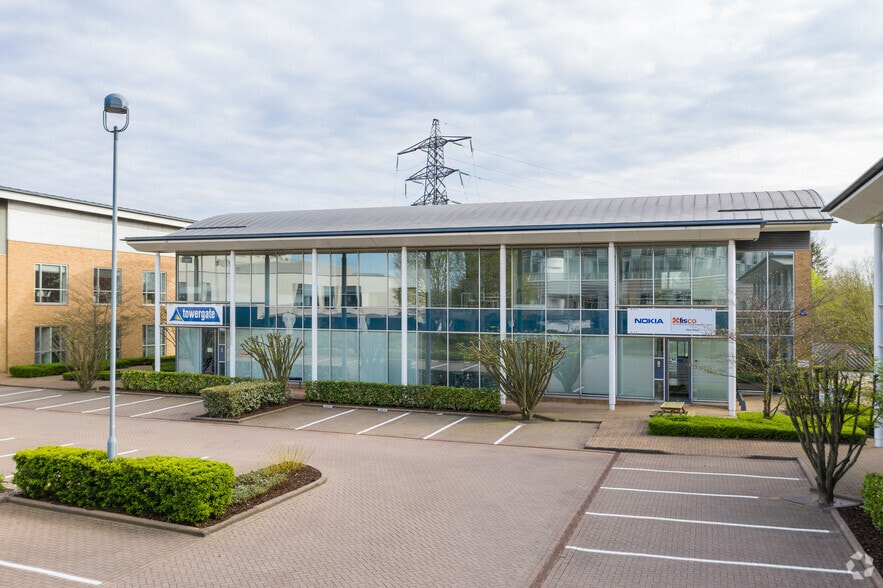115-120 Wharfedale Rd, Wokingham for lease - Building Photo - Image 3 of 4