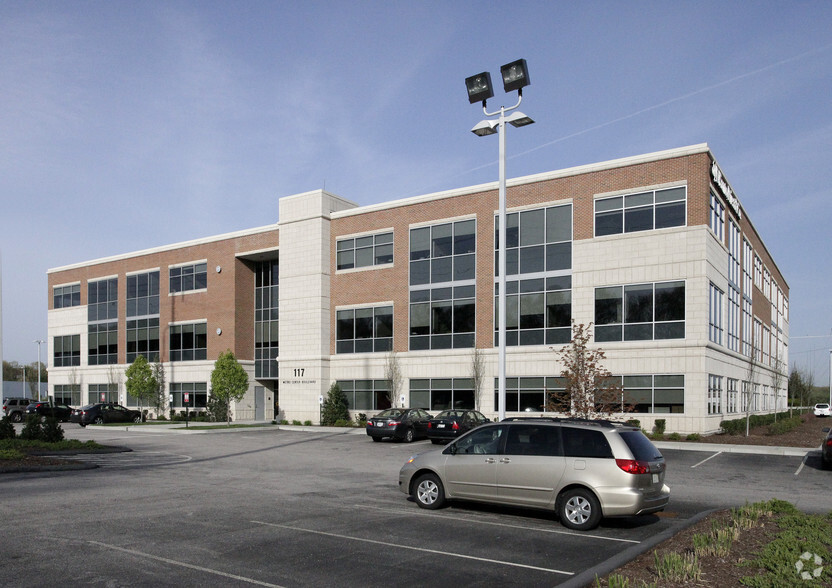 117 Metro Center Blvd, Warwick, RI for lease - Building Photo - Image 3 of 14