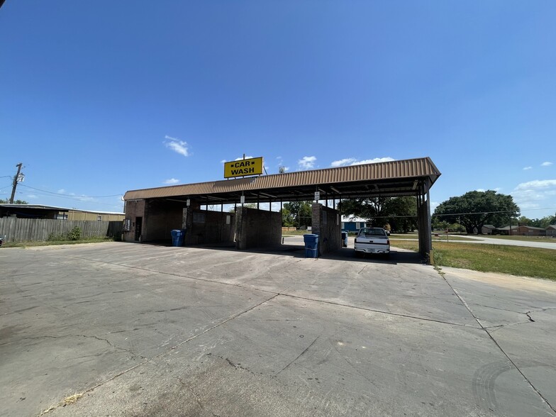 226 Bremond St, Hempstead, TX for sale - Building Photo - Image 2 of 6