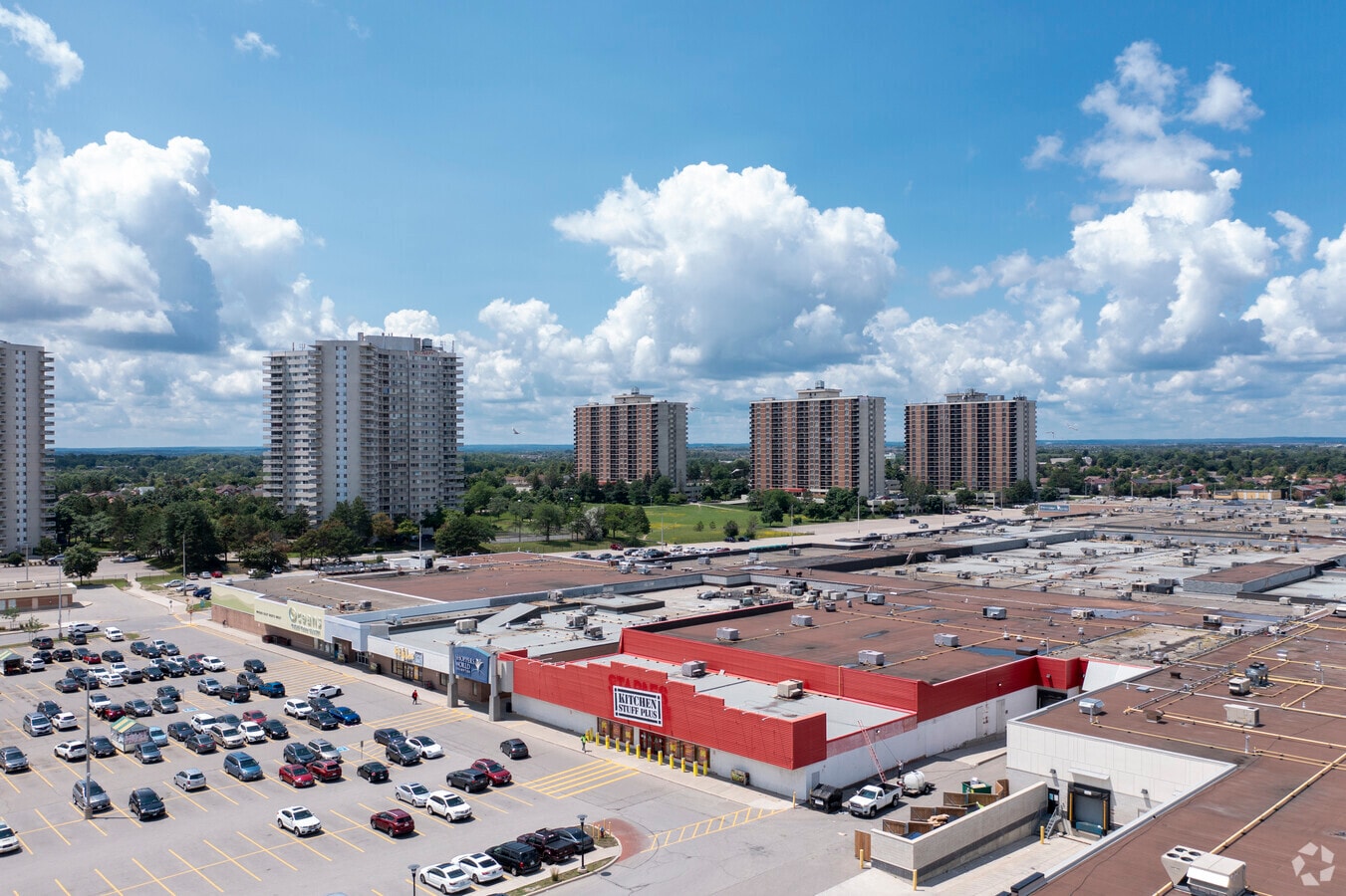 499 Main St S, Brampton, ON L6Y 1N6 Shoppers World Brampton