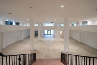 730 S Los Angeles St, Los Angeles, CA for lease Interior Photo- Image 2 of 4