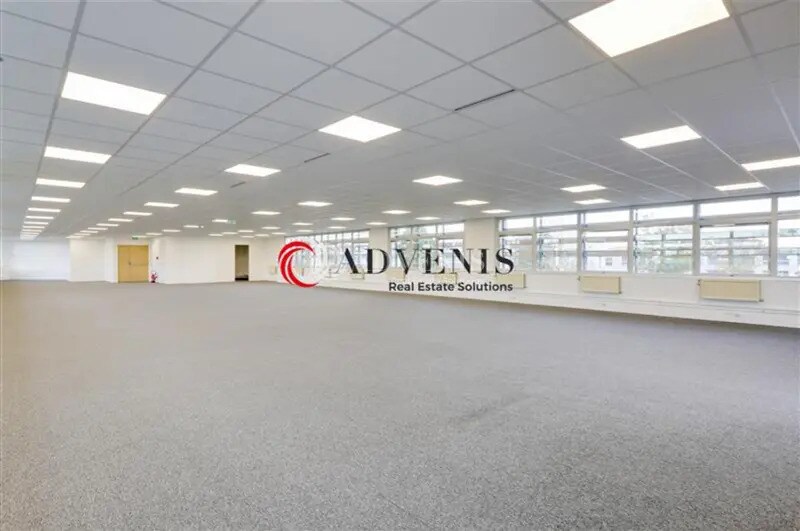 Office in Orly for lease - Interior Photo - Image 1 of 7