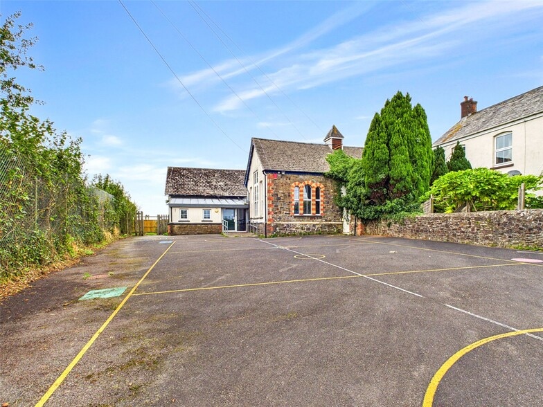 1 St. Andrews Close, Sutcombe for sale - Building Photo - Image 1 of 11