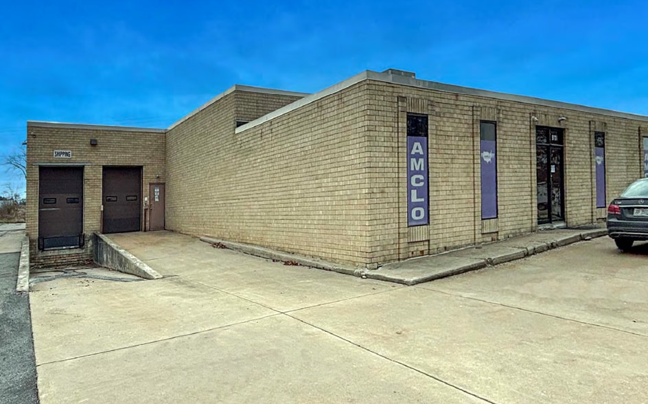 9721 York Alpha Dr, North Royalton, OH for sale - Building Photo - Image 2 of 13