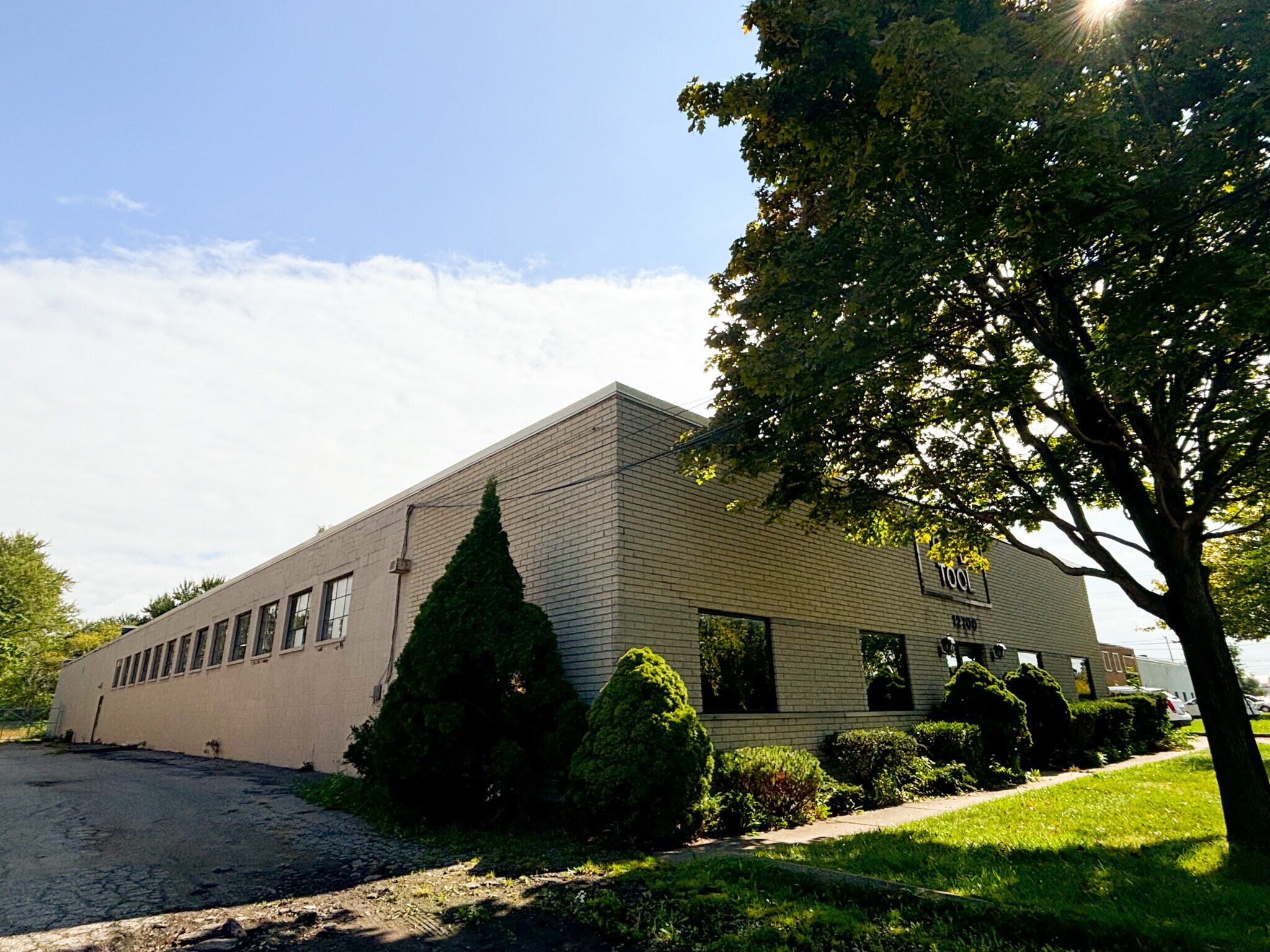 12700 Inkster Rd, Redford, MI for sale Primary Photo- Image 1 of 2