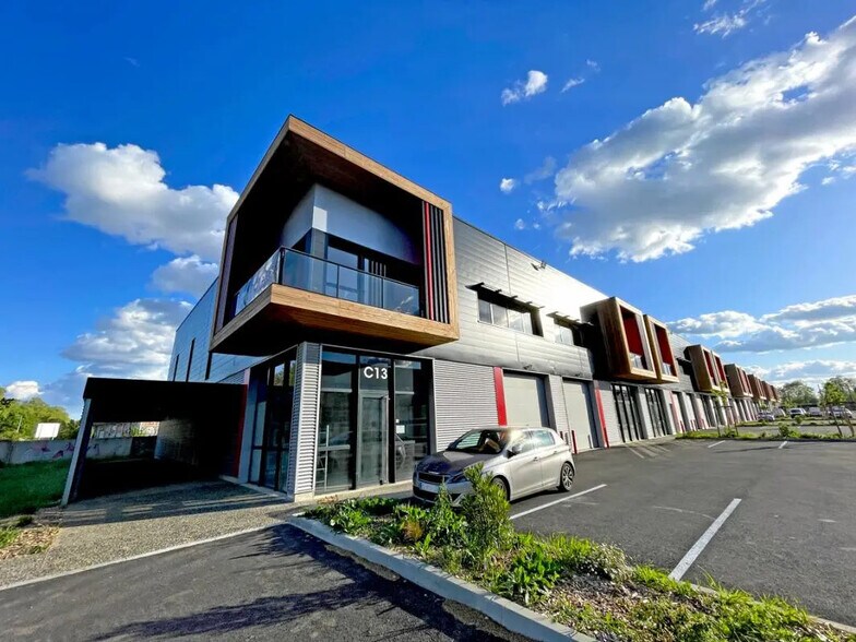 25 Rue Des Usines, Fenouillet for lease - Building Photo - Image 1 of 39