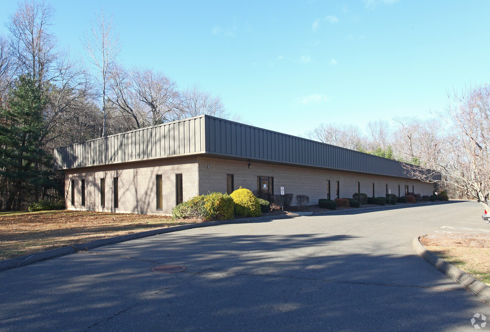 7 Annginna Dr, Enfield, CT for sale Primary Photo- Image 1 of 1