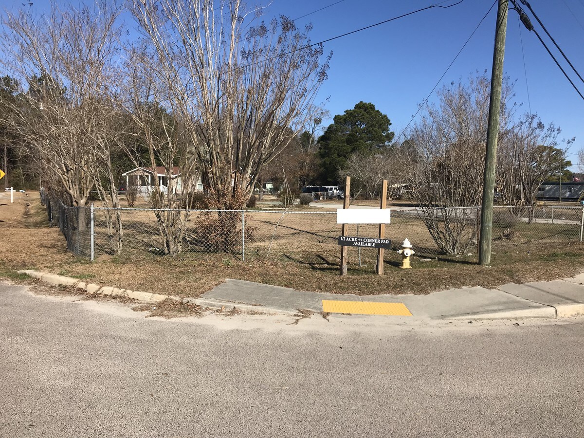 159 College Park Rd, Ladson, SC 29456