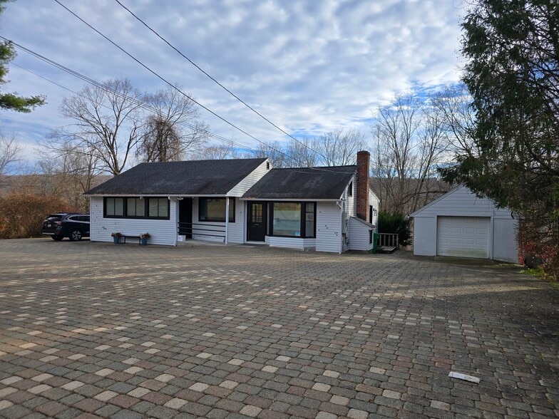 4 Park Lane Rd, New Milford, CT for lease - Building Photo - Image 1 of 5
